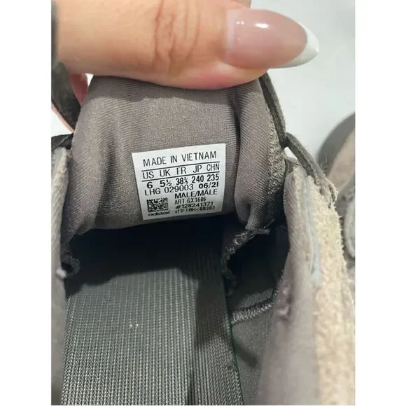 adidas YEEZY 500 Earth Tone Sneakers - Picture 6 of 7